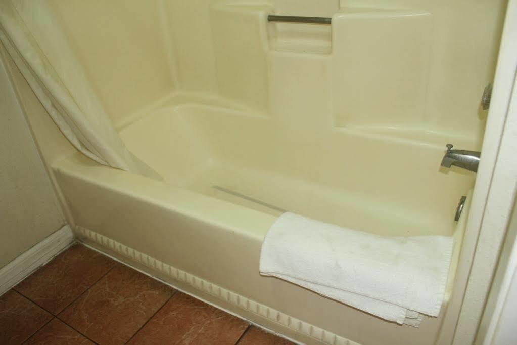 Hotel 6-fresno, Ca